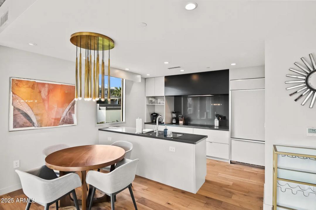 Real Estate Picture 17