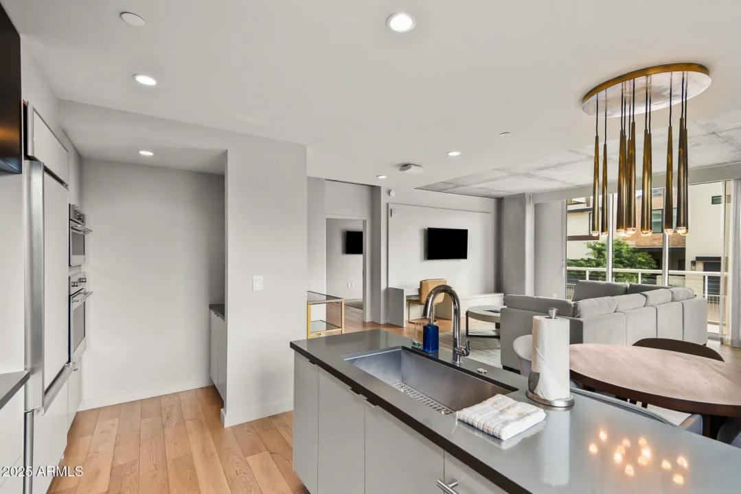 Real Estate Picture 18