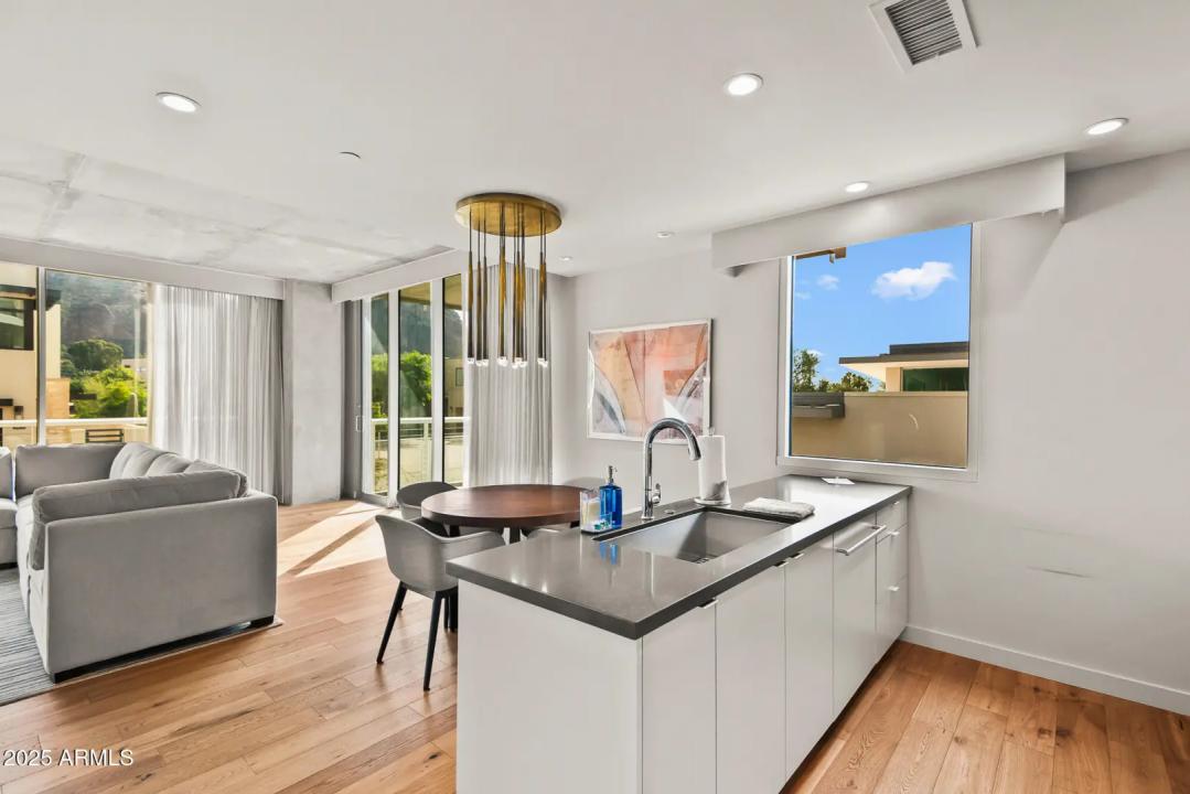 Real Estate Picture 19