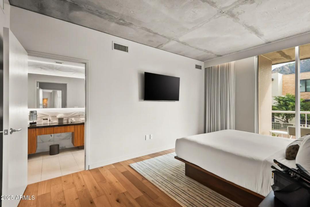 Real Estate Picture 28