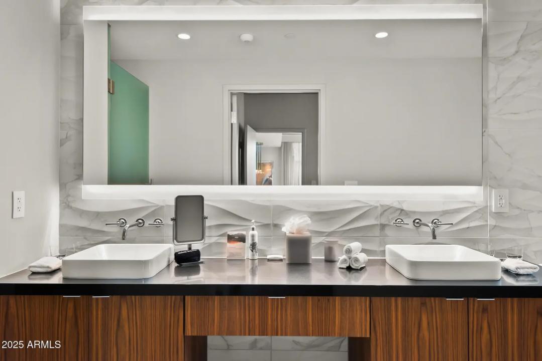 Real Estate Picture 30