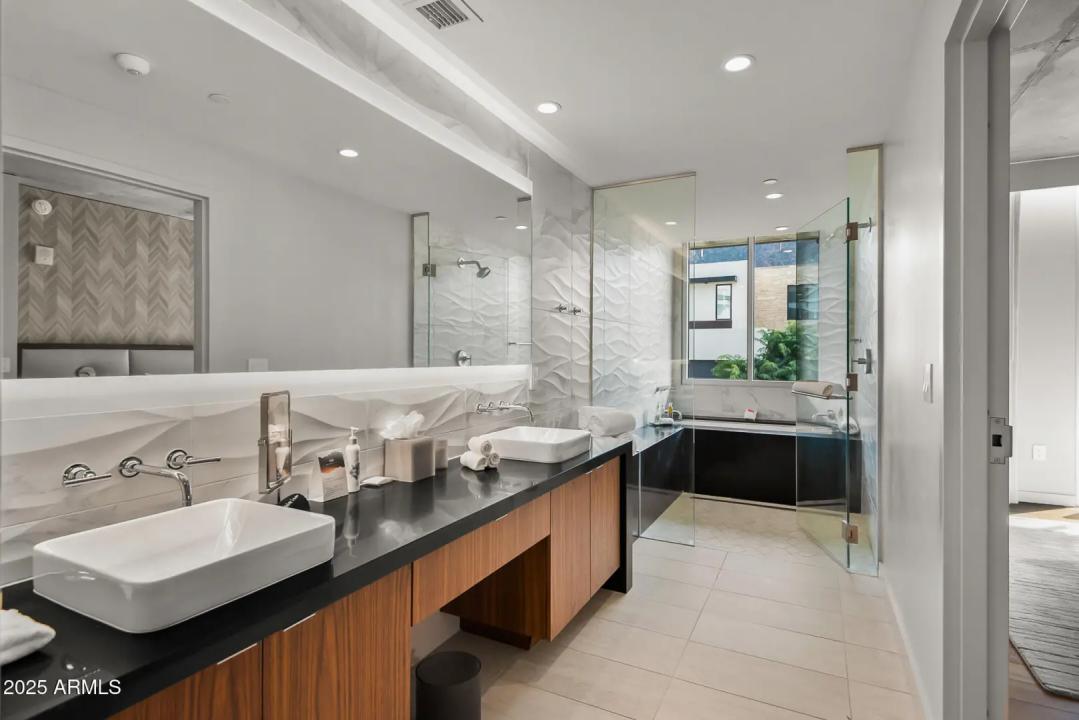 Real Estate Picture 29