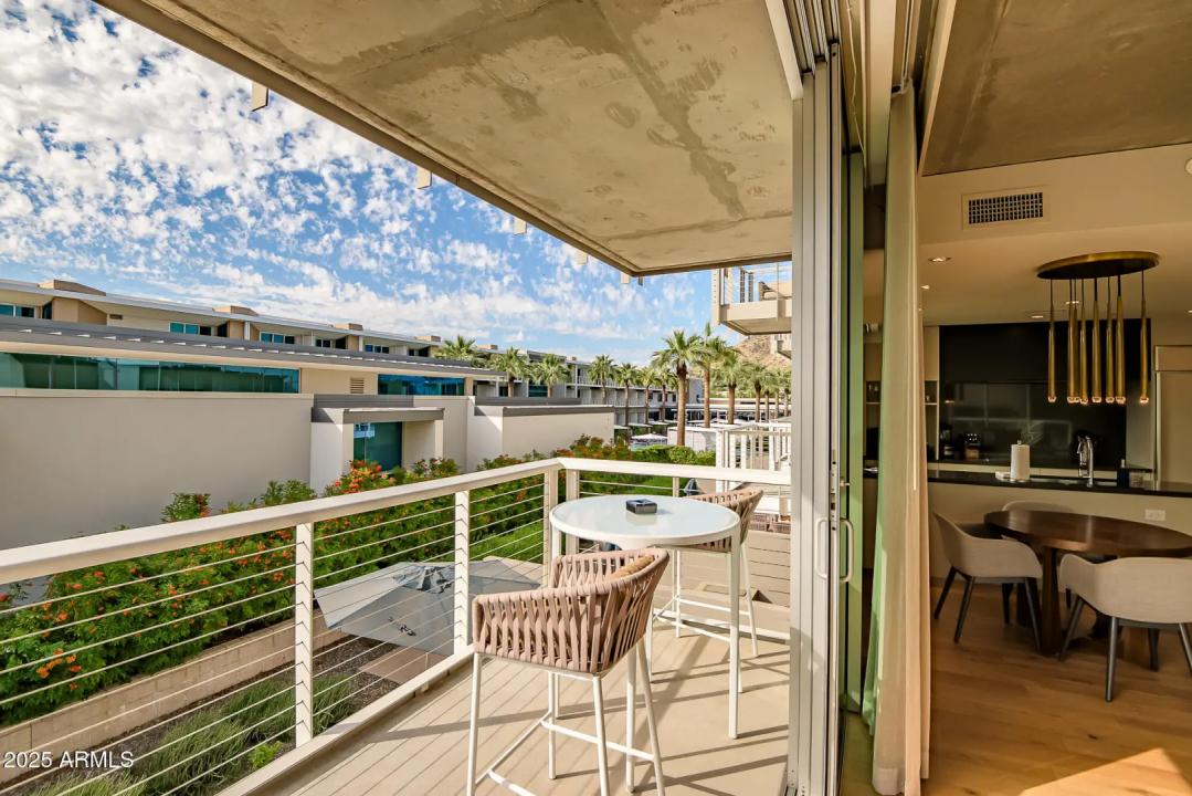 Real Estate Picture 7