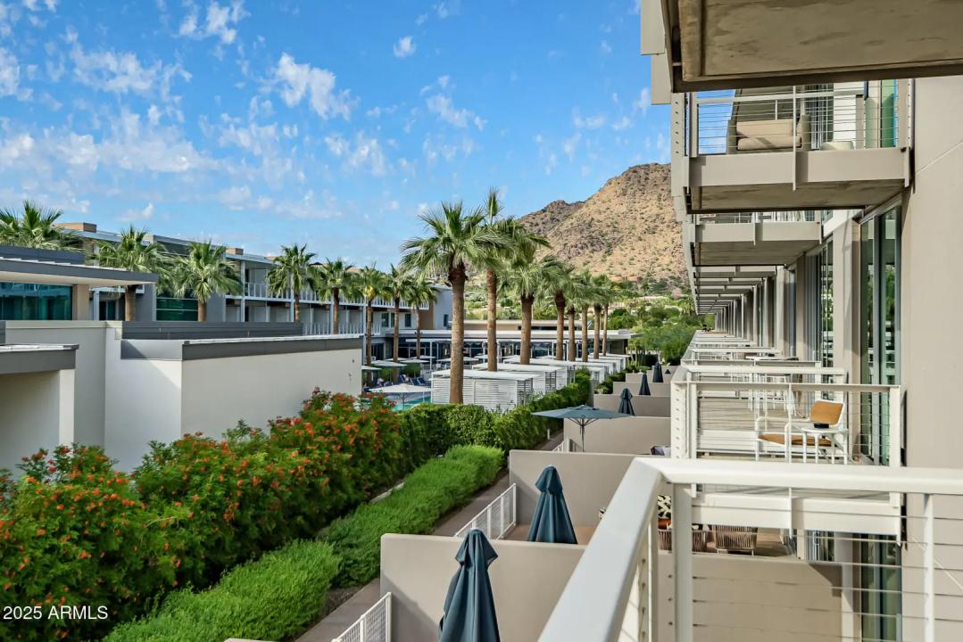 Real Estate Picture 8