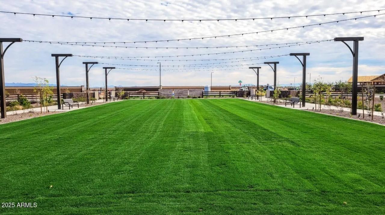 Real Estate Picture 9