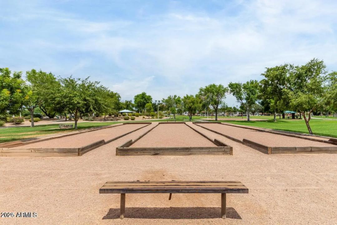 Real Estate Picture 33