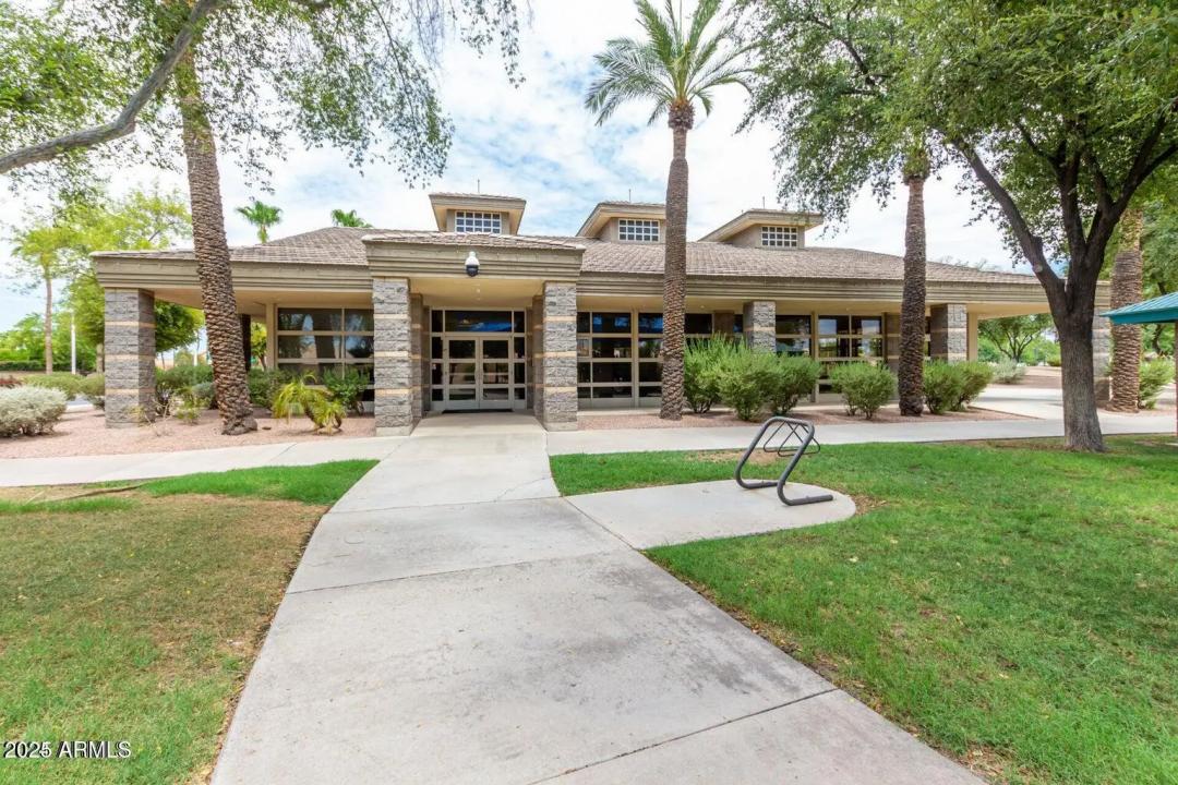 Real Estate Picture 30