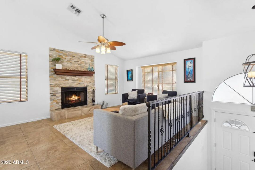 Real Estate Picture 4