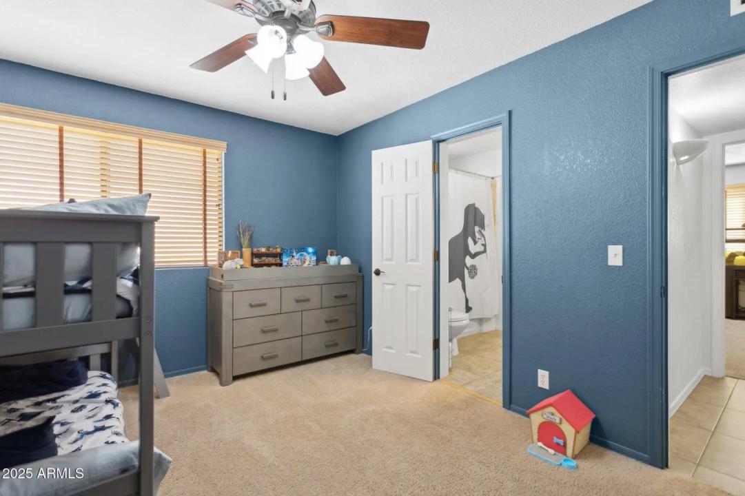 Real Estate Picture 11