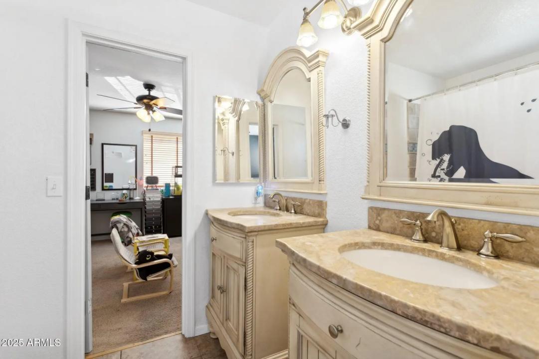 Real Estate Picture 12