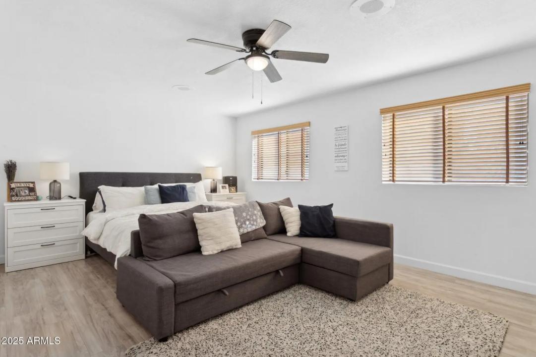 Real Estate Picture 18