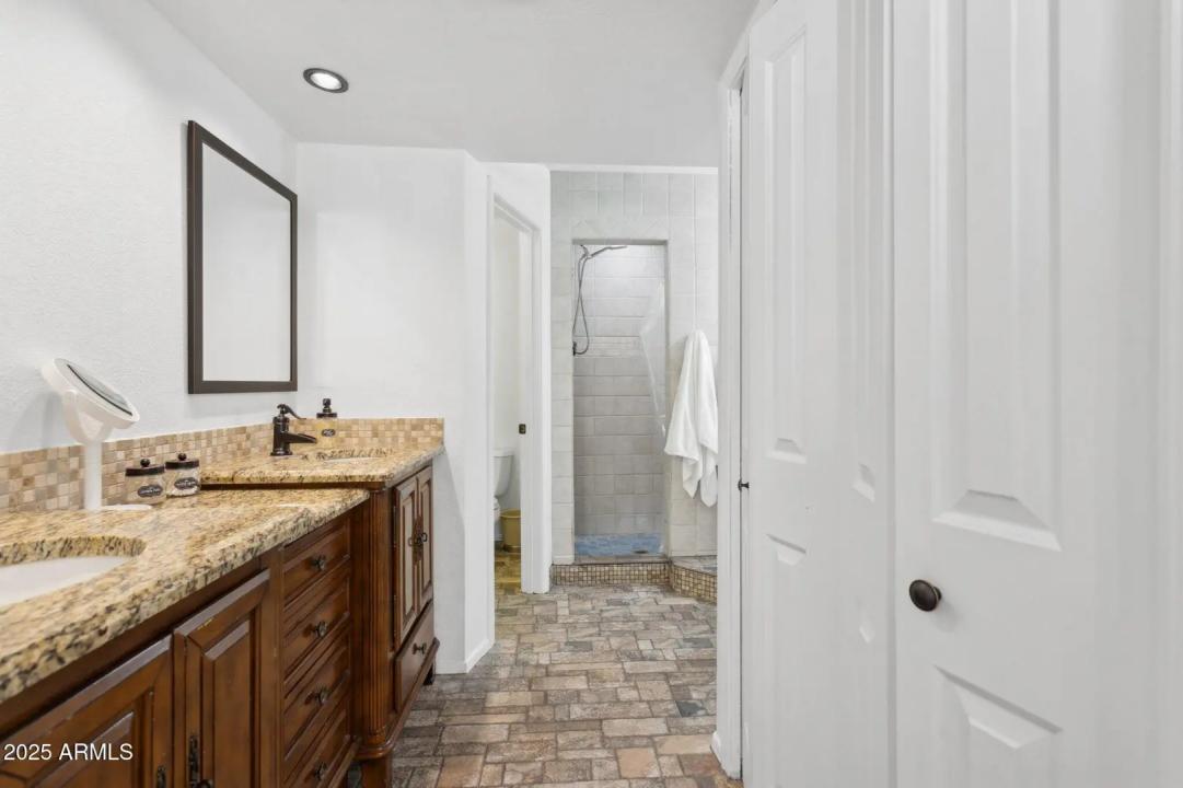 Real Estate Picture 20