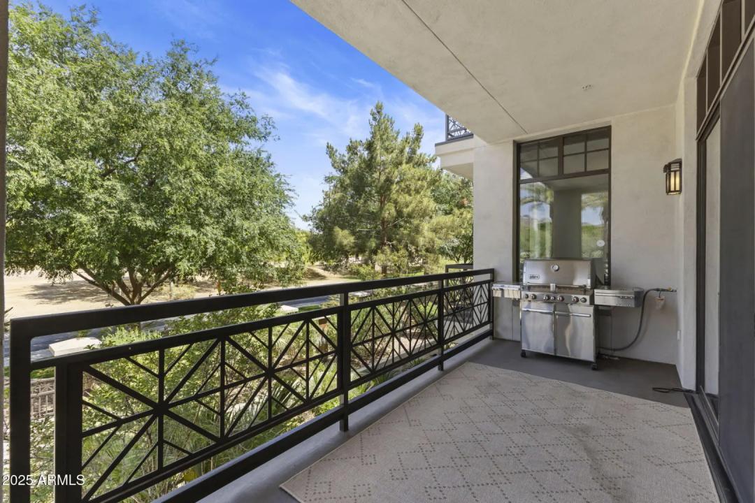 Real Estate Picture 21