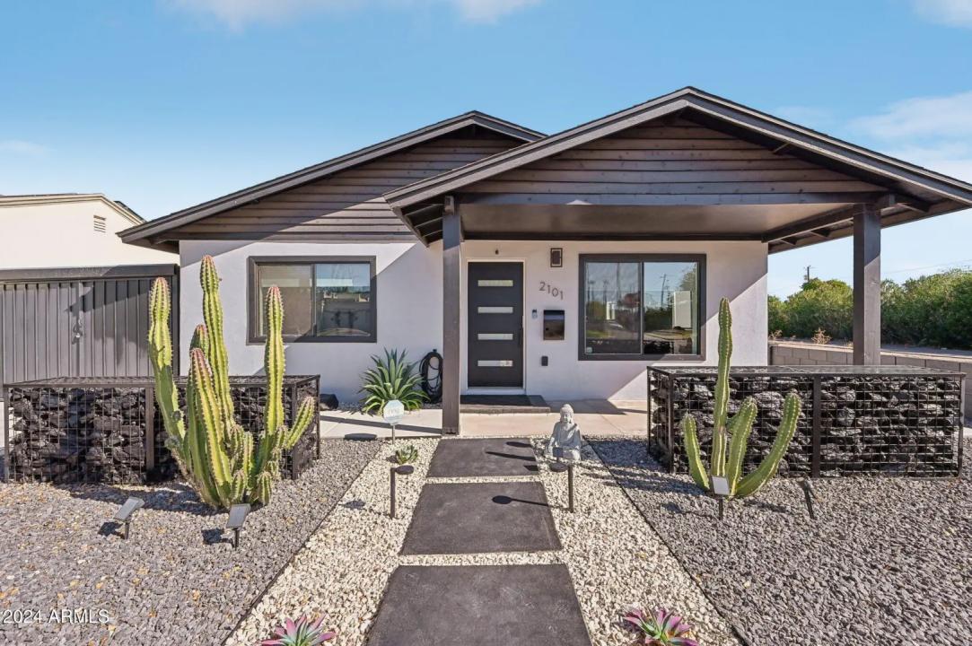 Real Estate Picture 3