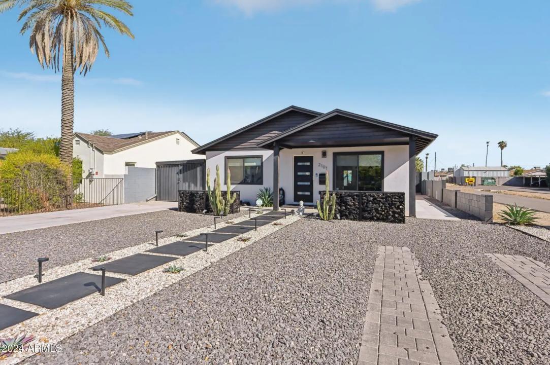 Real Estate Picture 4