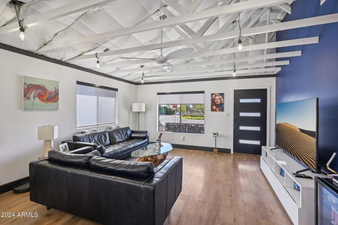 Real Estate Picture 6