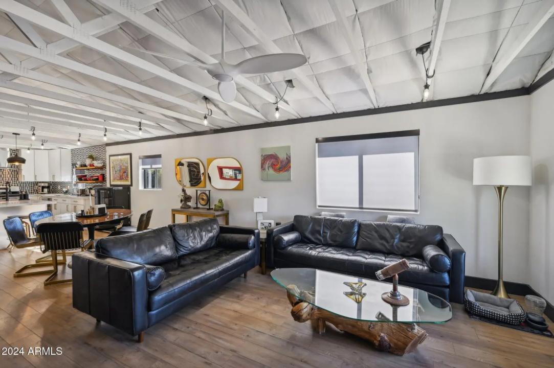 Real Estate Picture 8