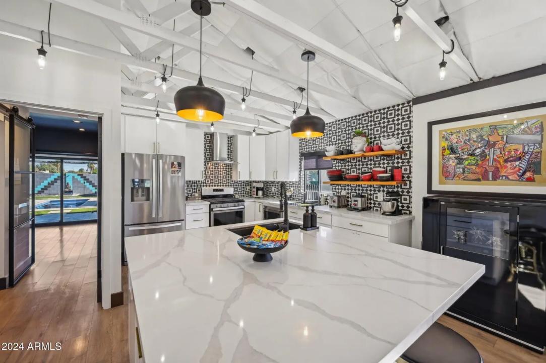 Real Estate Picture 13