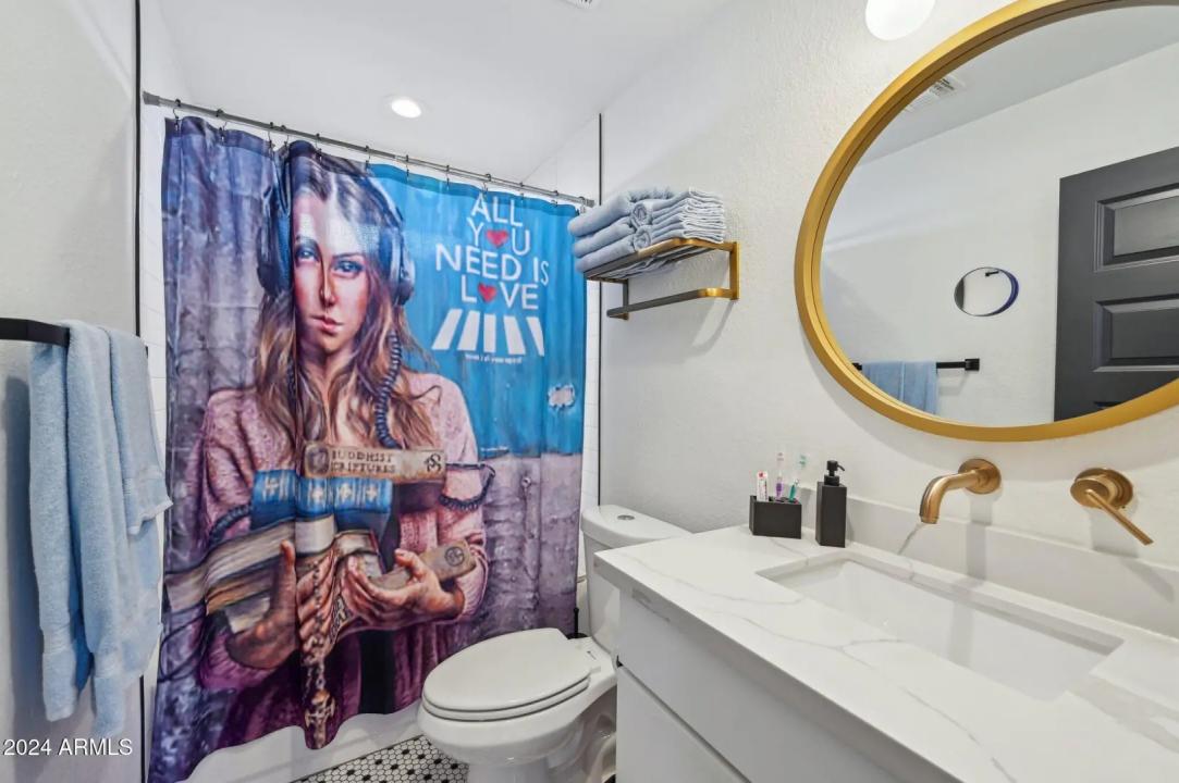 Real Estate Picture 19