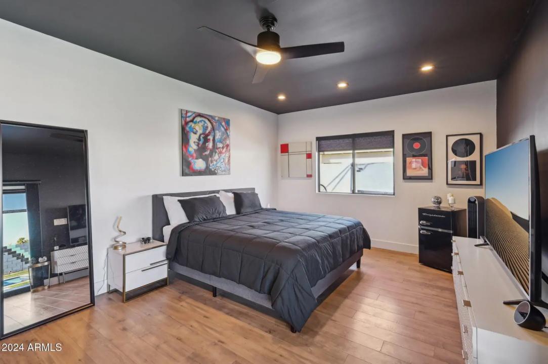 Real Estate Picture 22