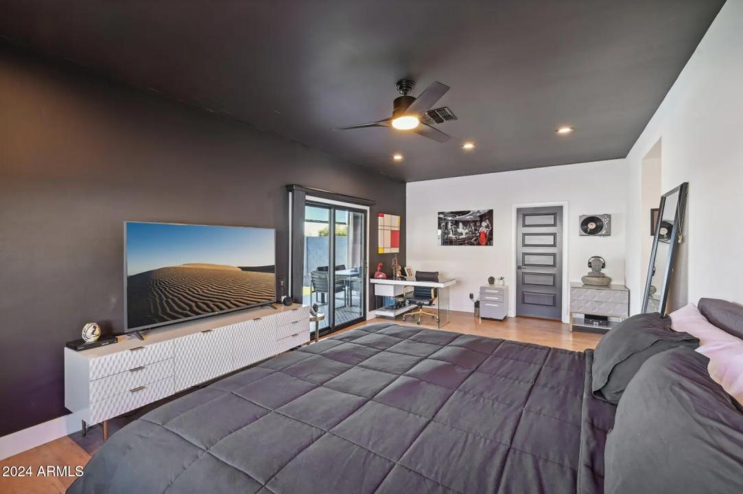 Real Estate Picture 23