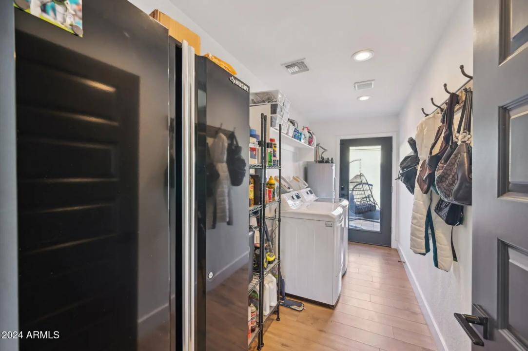 Real Estate Picture 24