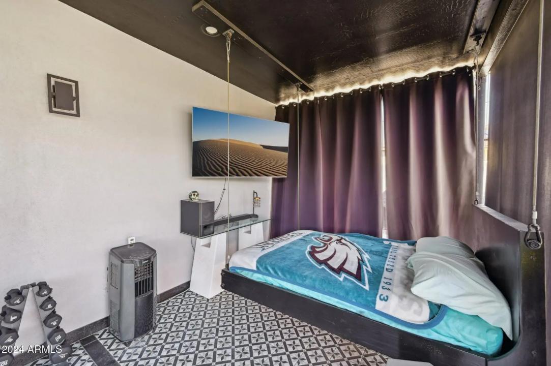 Real Estate Picture 30