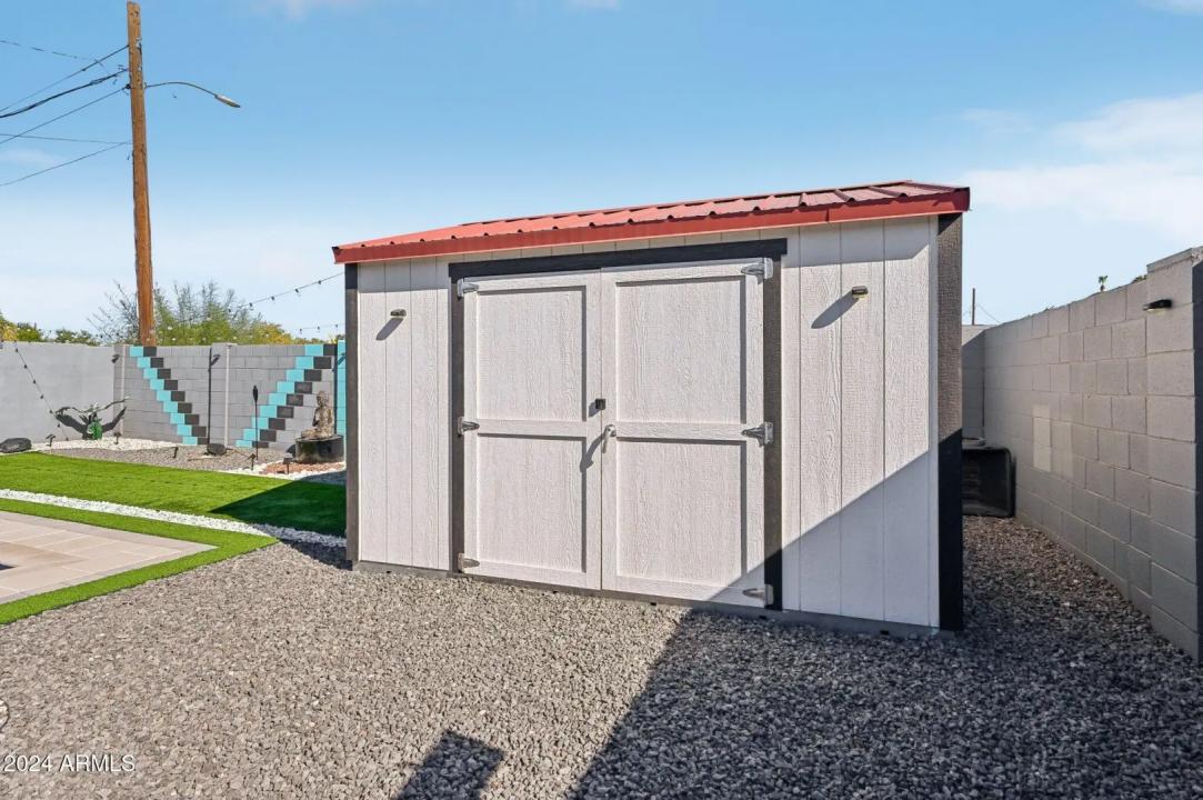 Real Estate Picture 35