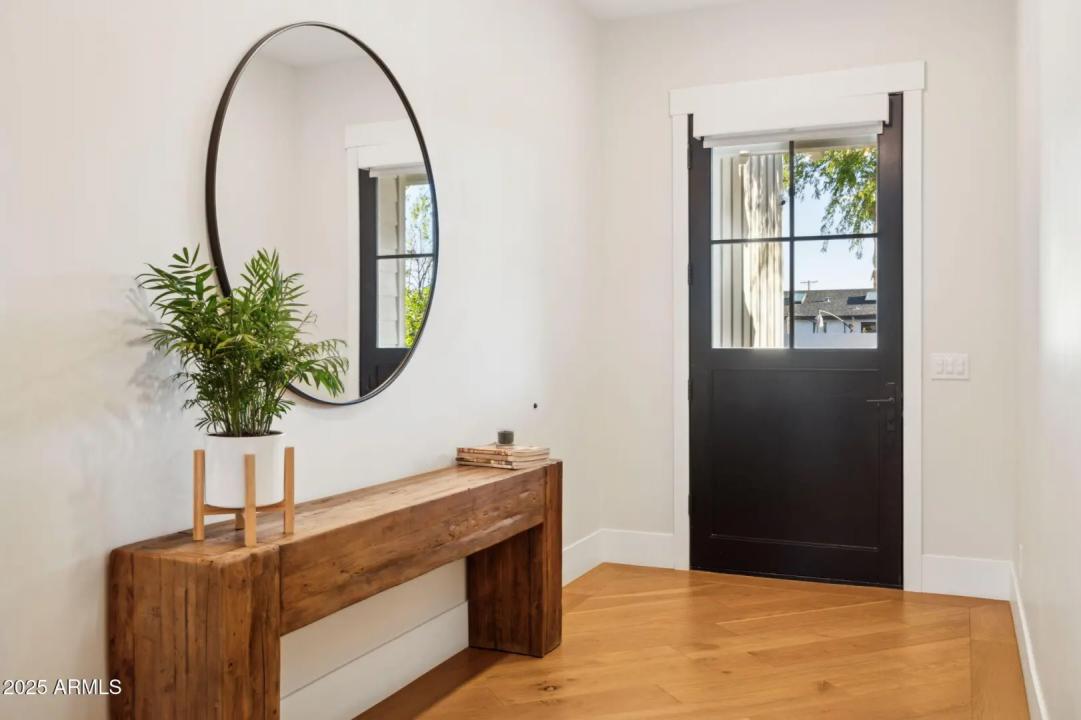 Real Estate Picture 5