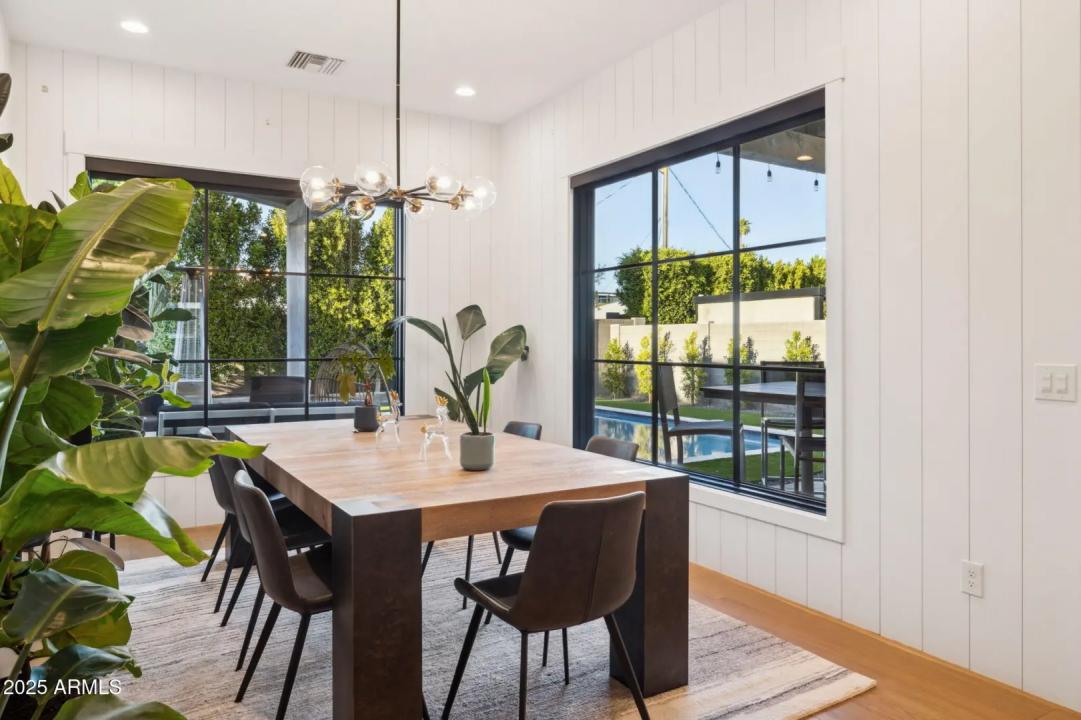 Real Estate Picture 15