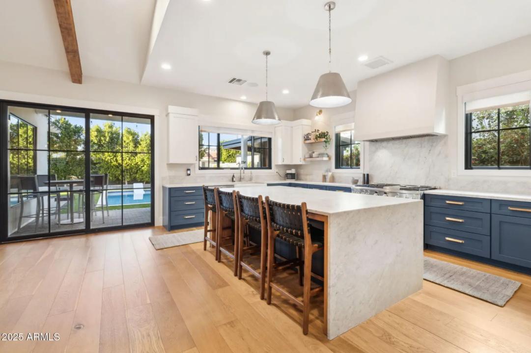 Real Estate Picture 9