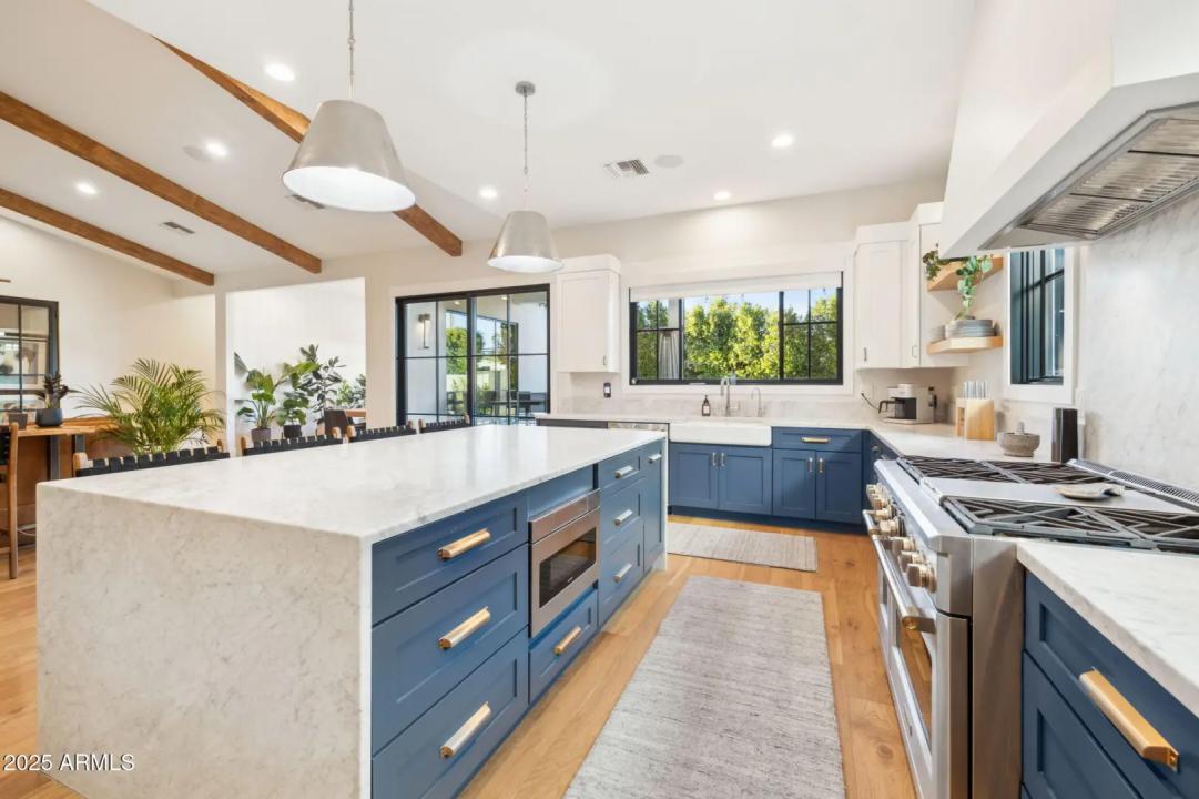 Real Estate Picture 10