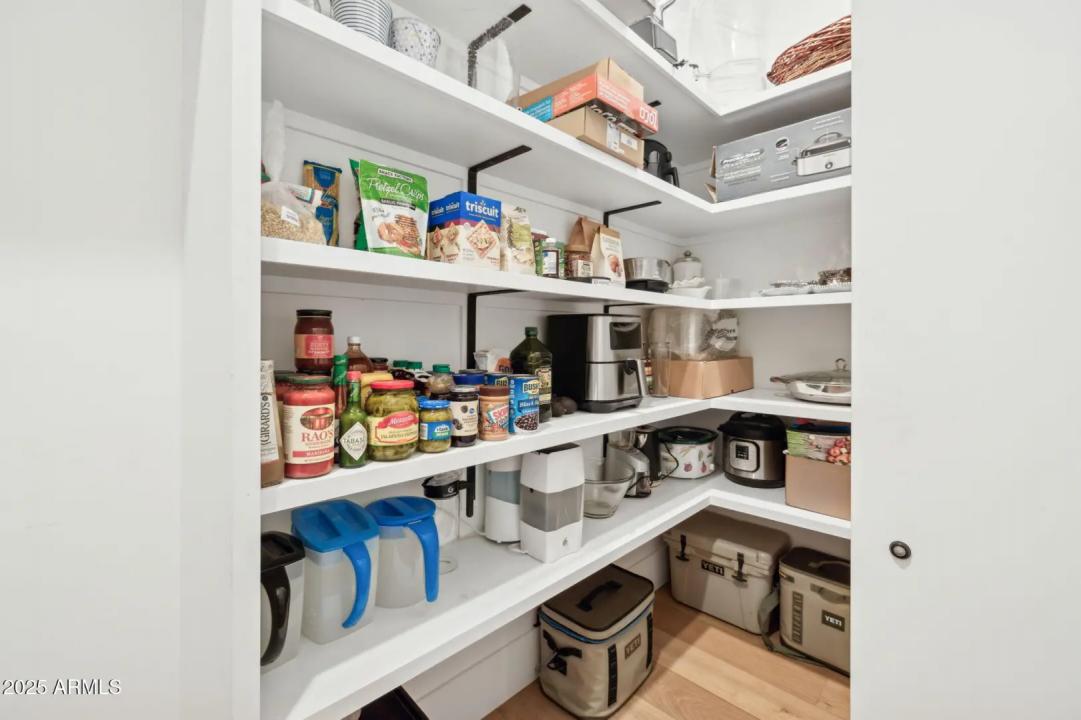 Real Estate Picture 14