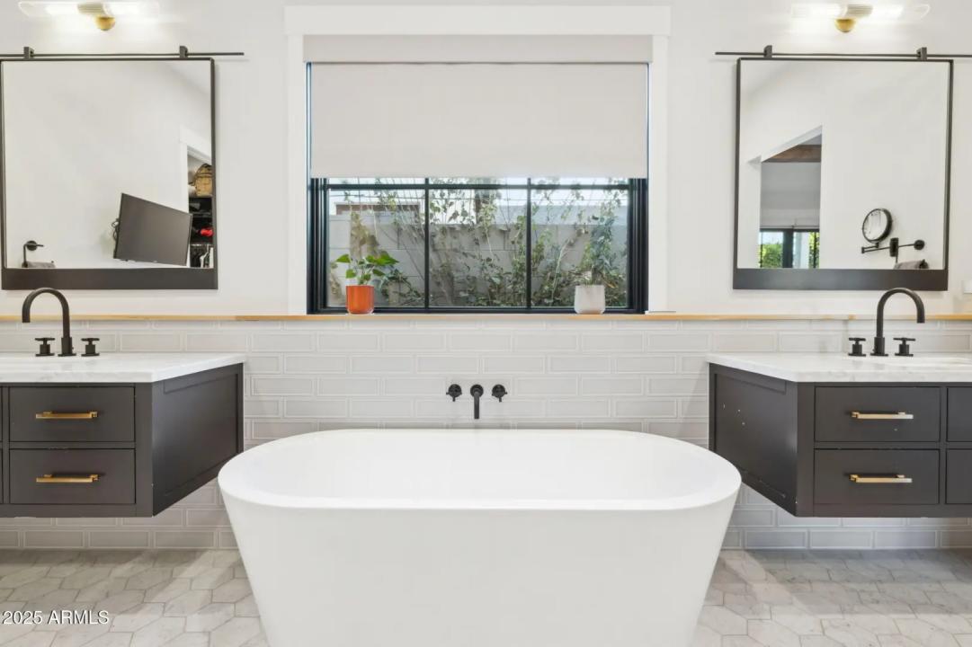 Real Estate Picture 20