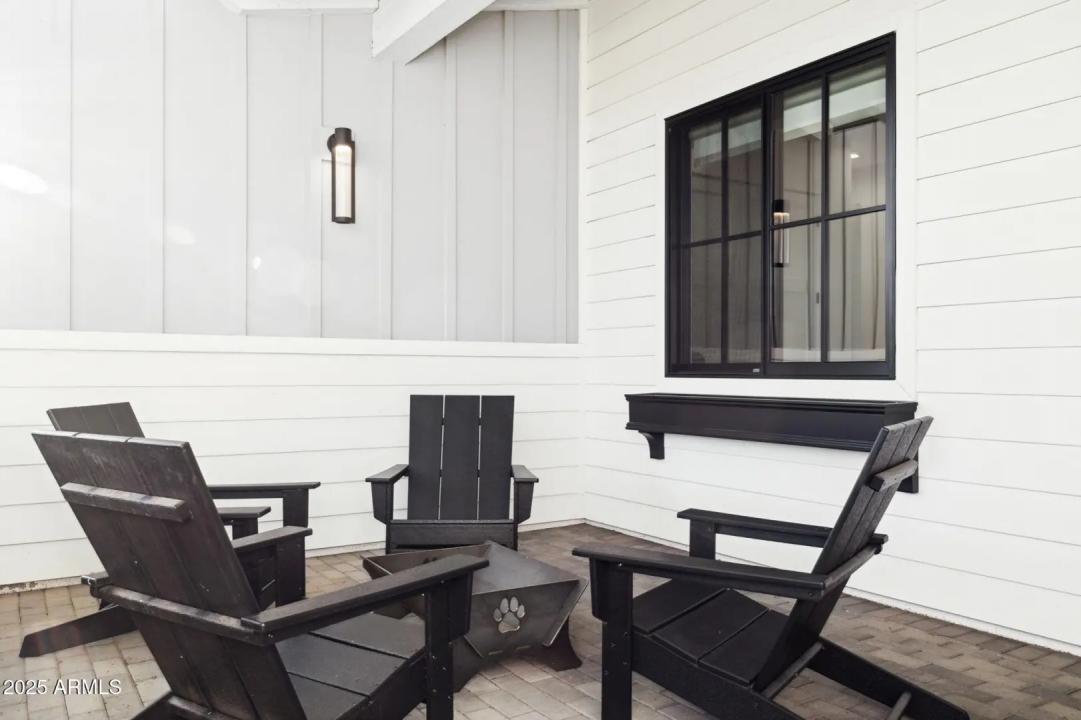 Real Estate Picture 3