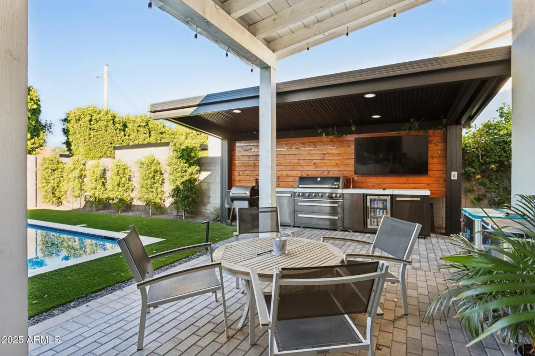 Real Estate Picture 33