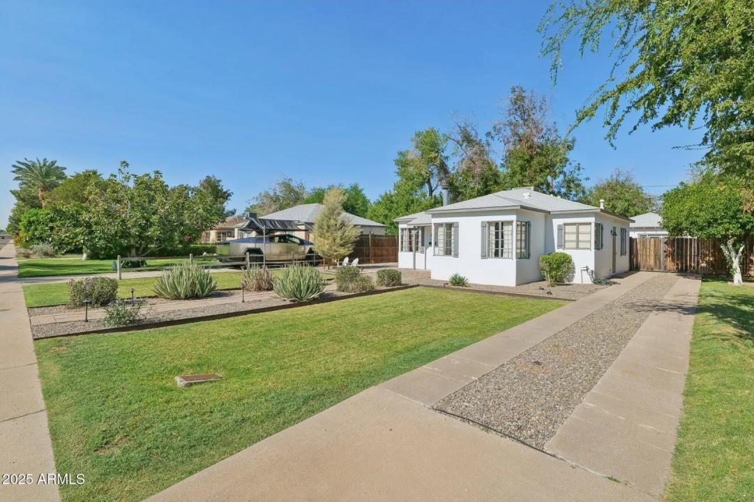 Real Estate Picture 2