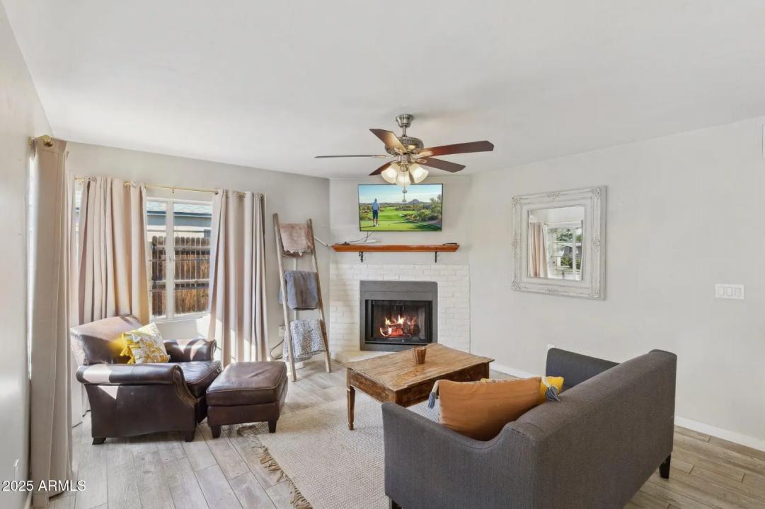 Real Estate Picture 4