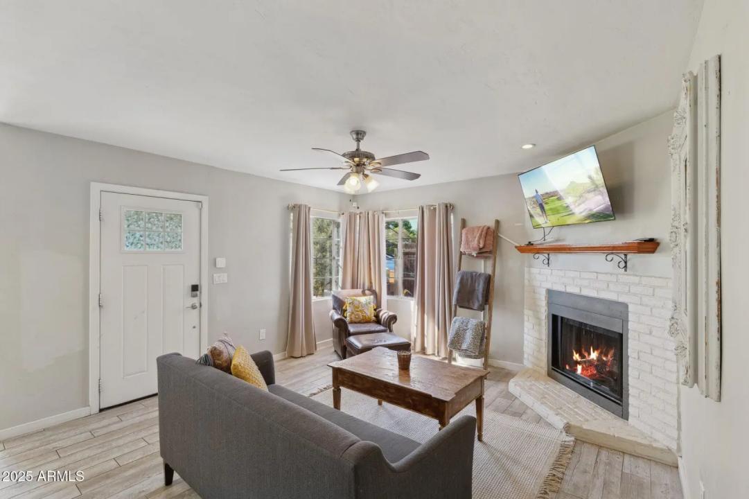 Real Estate Picture 5