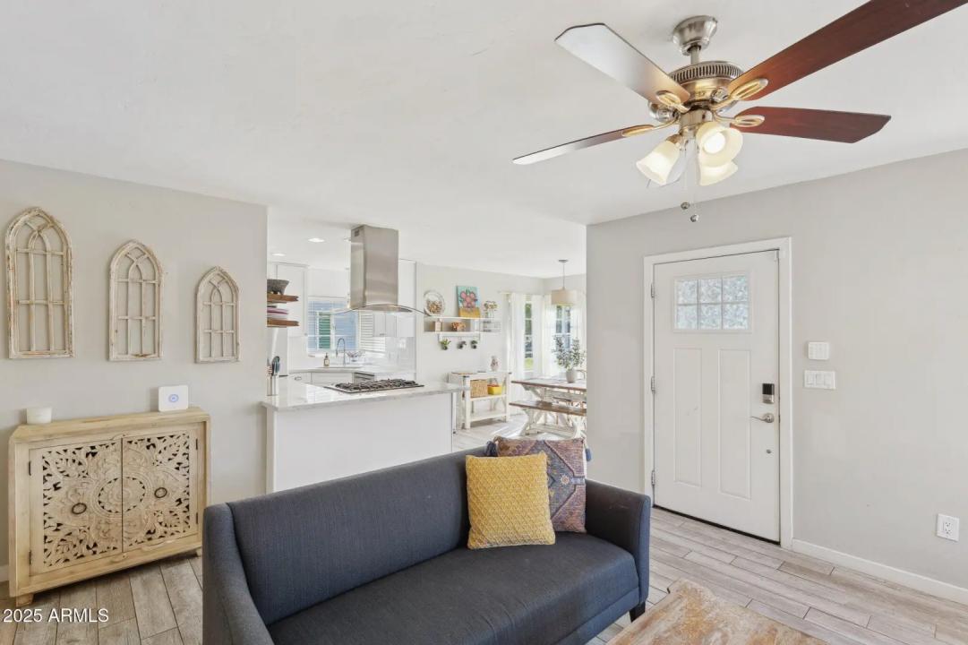 Real Estate Picture 7