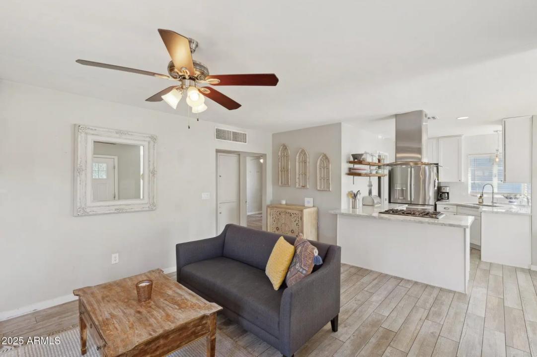 Real Estate Picture 8