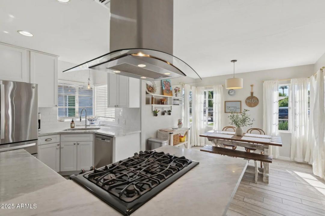 Real Estate Picture 13