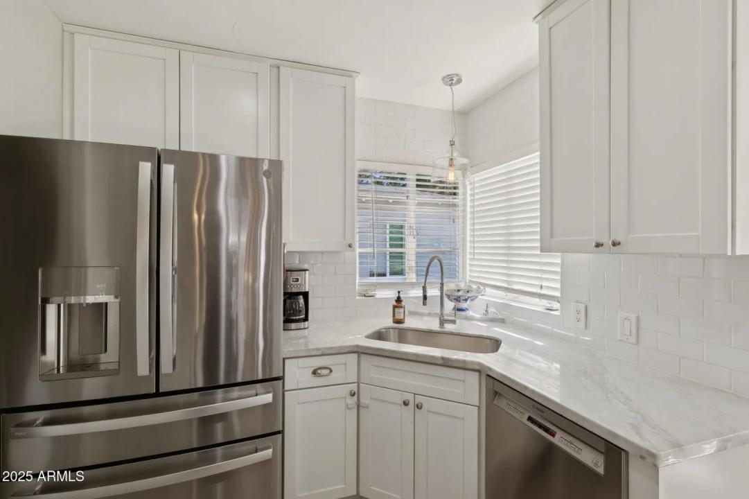 Real Estate Picture 14