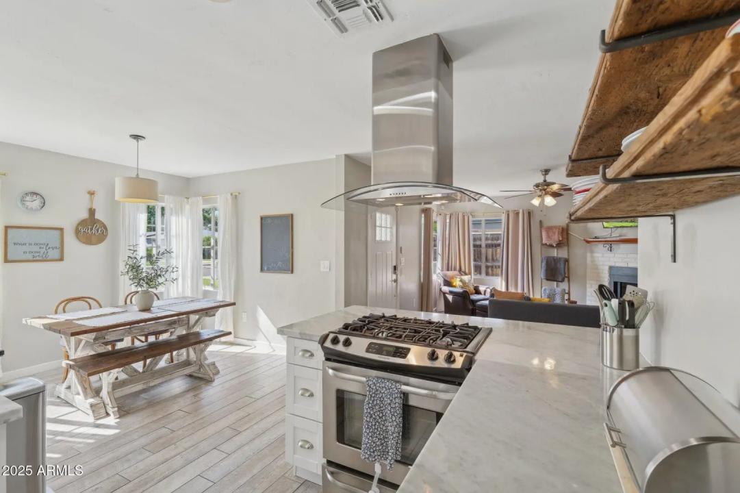 Real Estate Picture 15