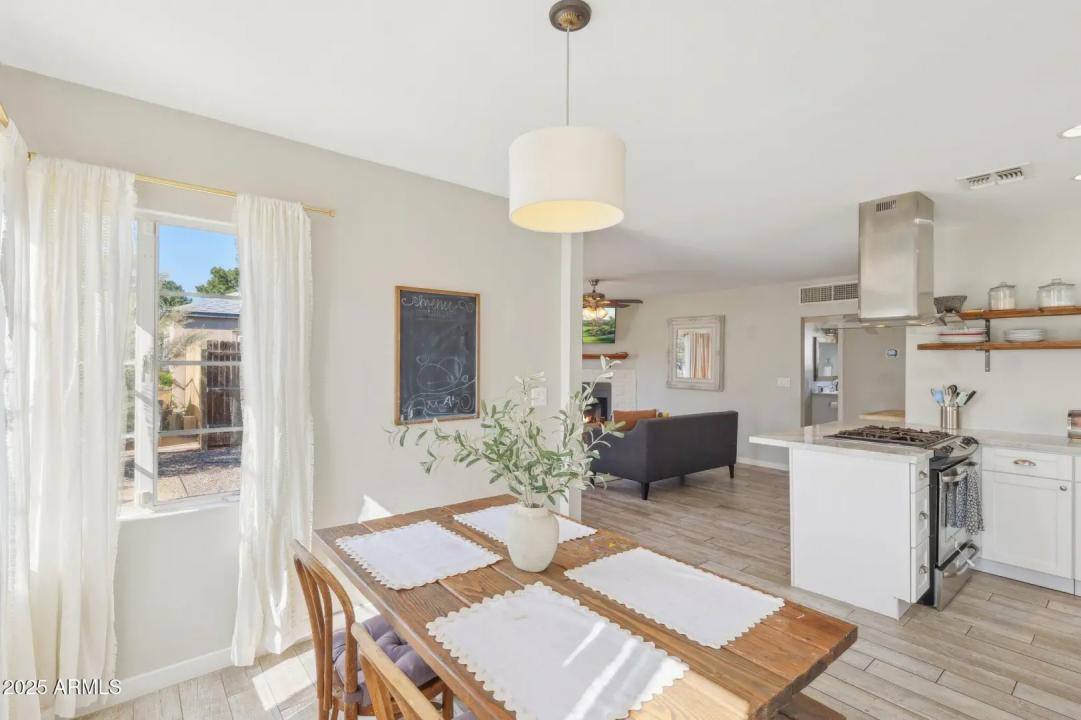 Real Estate Picture 17