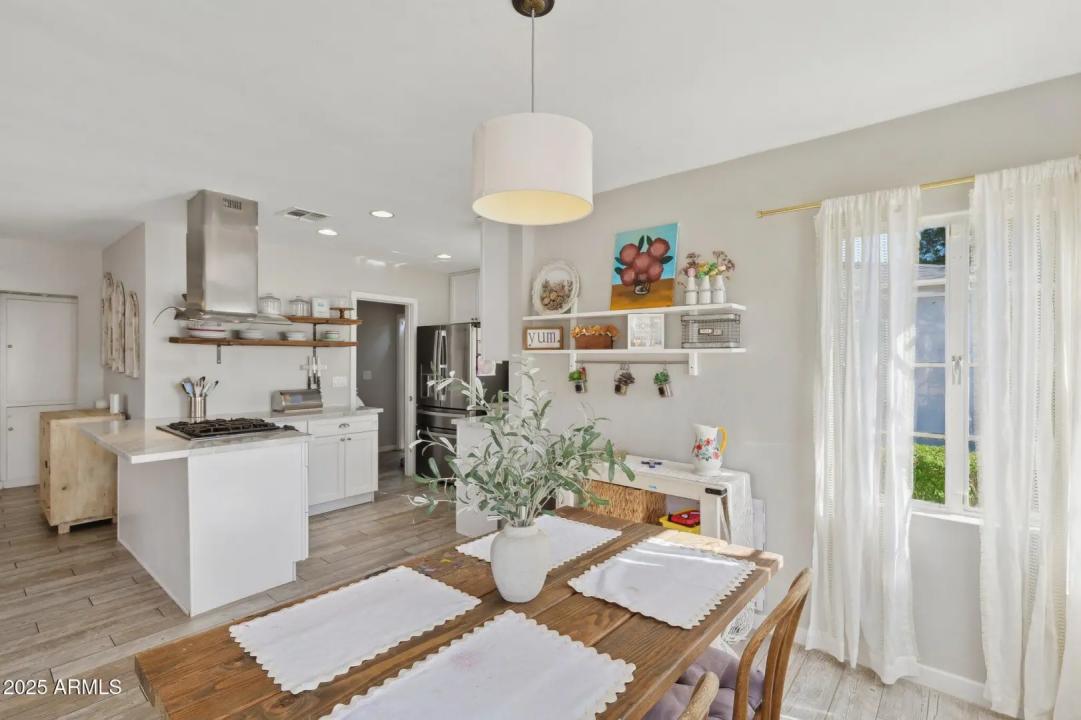 Real Estate Picture 18