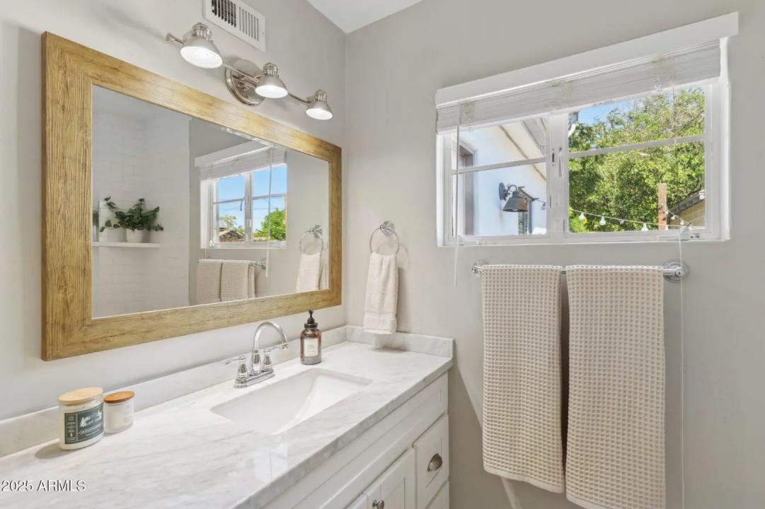 Real Estate Picture 26