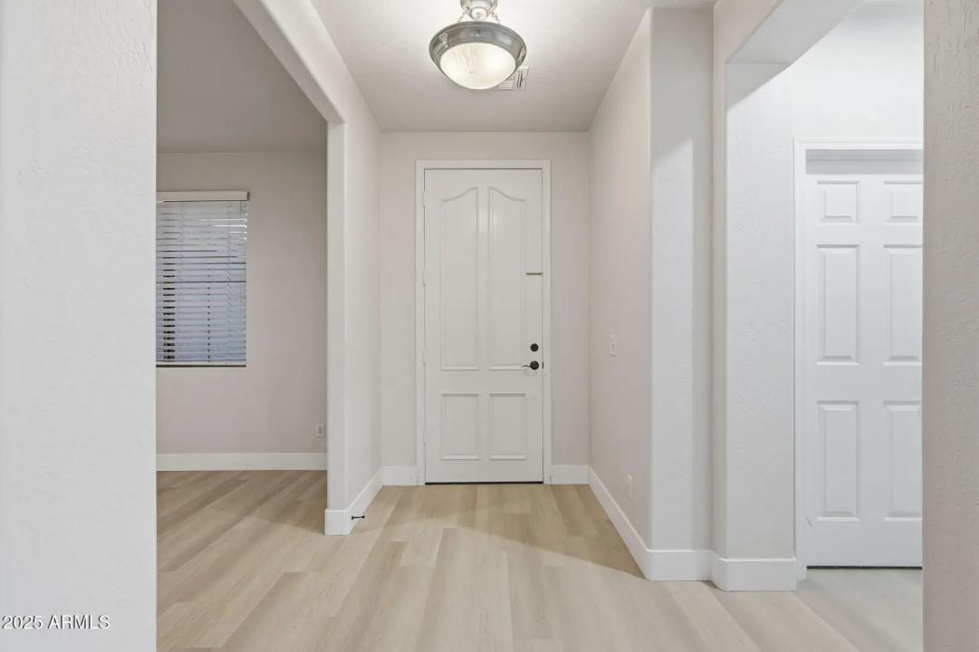 Real Estate Picture 4