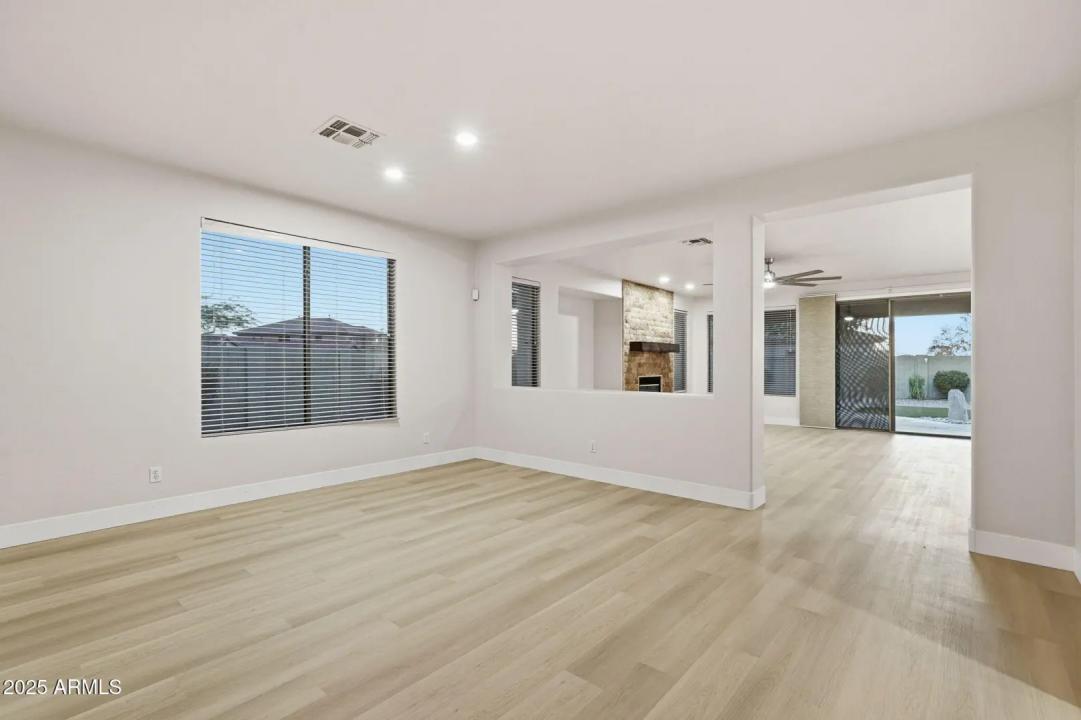 Real Estate Picture 5