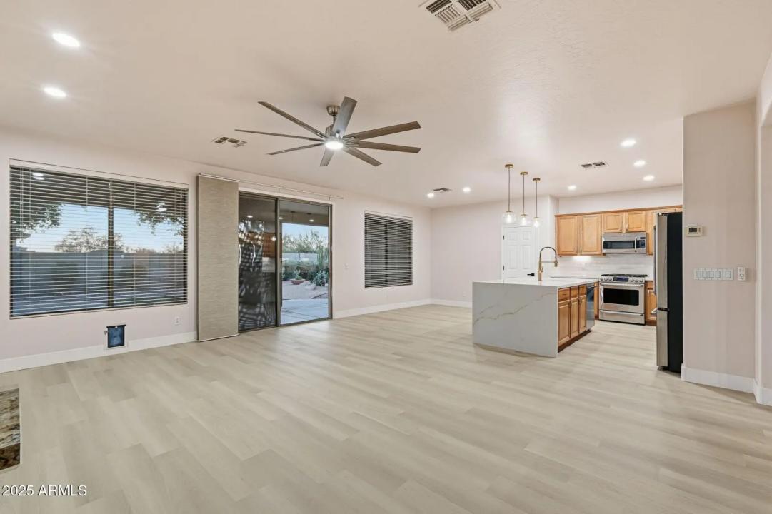 Real Estate Picture 7